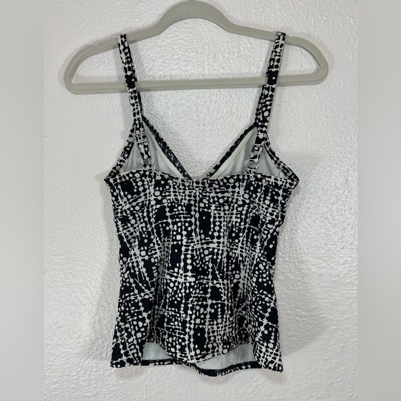 Miraclesuit Roswell Tankini Swim Top Black White Underwire Twist Front Women’s 8 - Picture 8 of 12